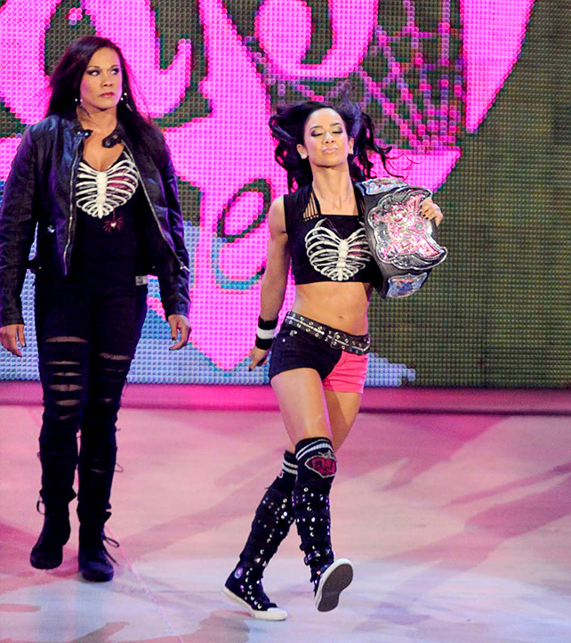 Paige-vs-AJ-Lee