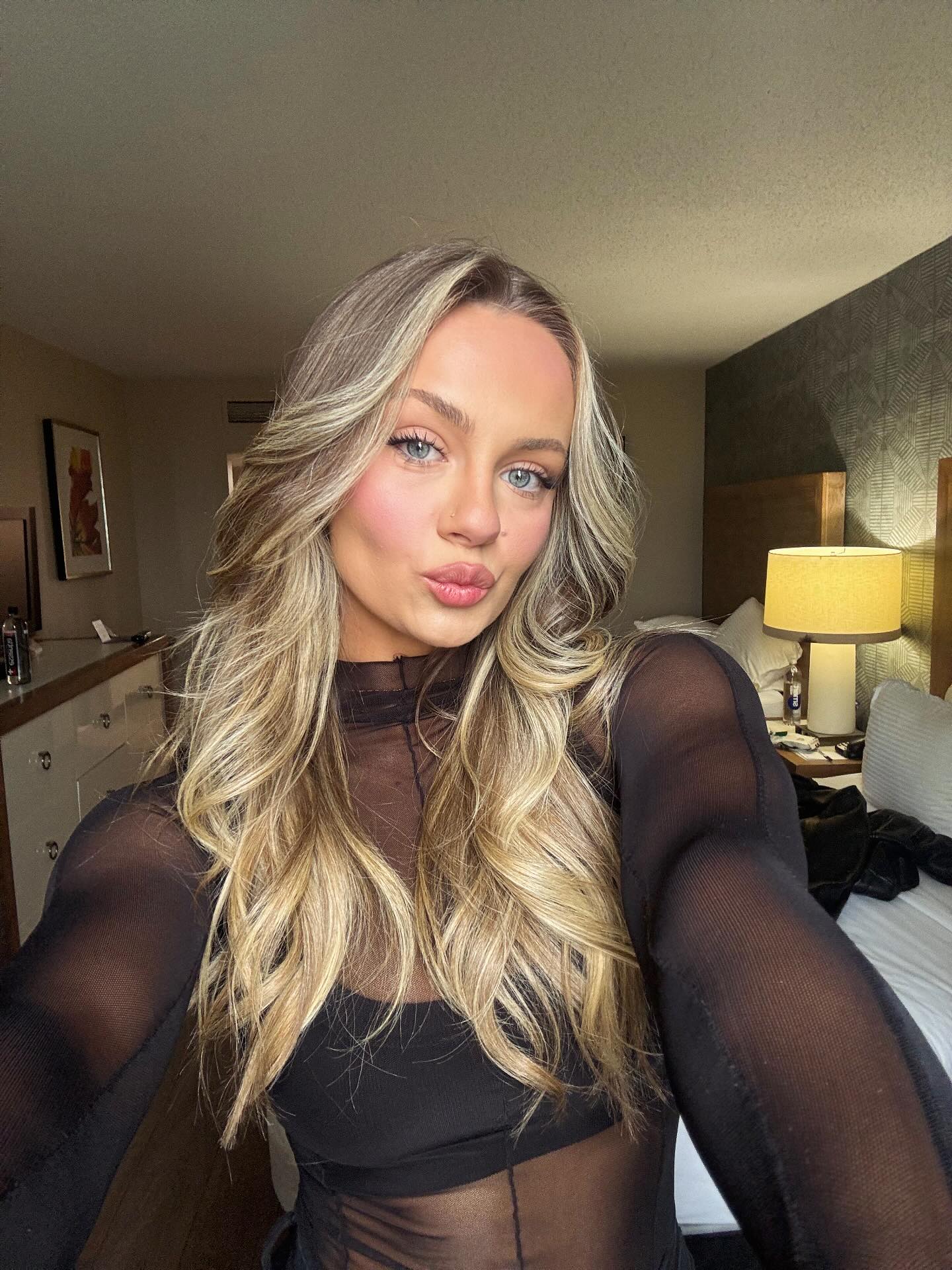 Anna Jay