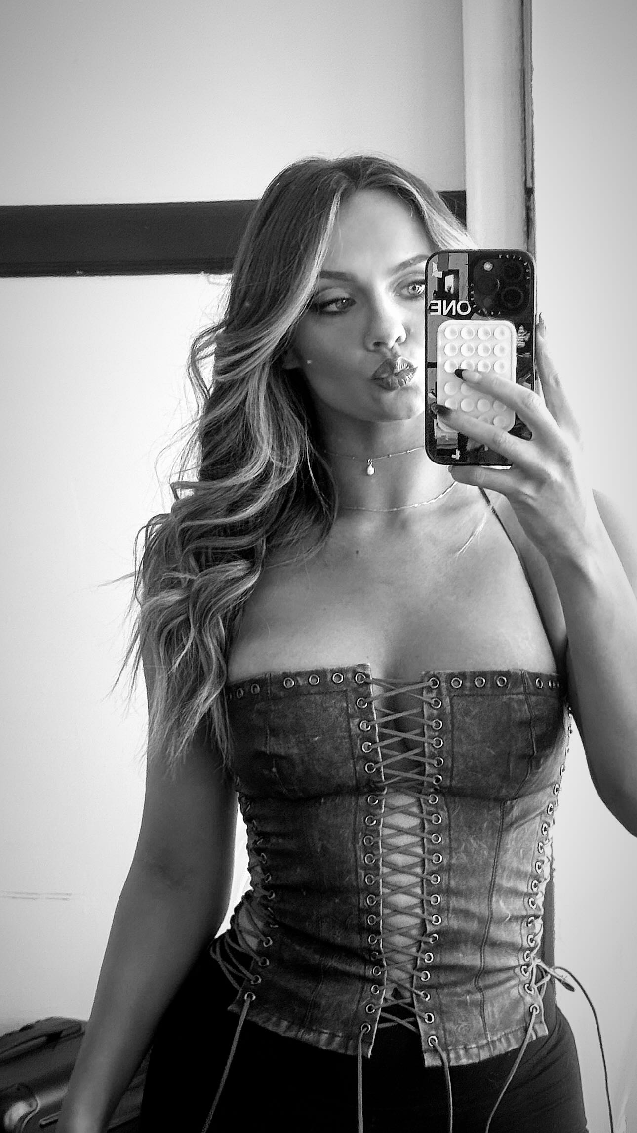 Anna Jay
