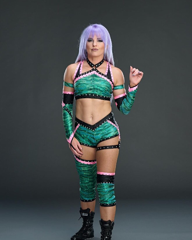 Hot Candice LeRae Photos