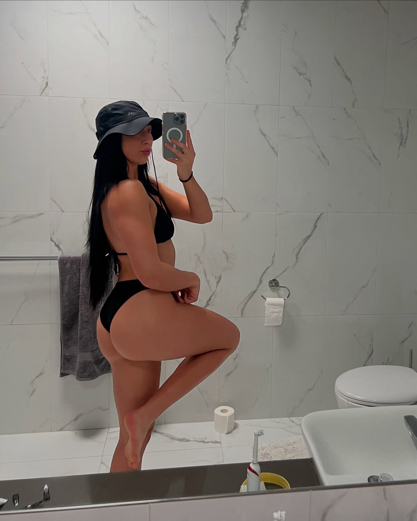 Indi Hartwell Ass Photos