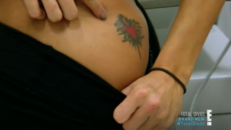 Does nikki bella have a tattoo