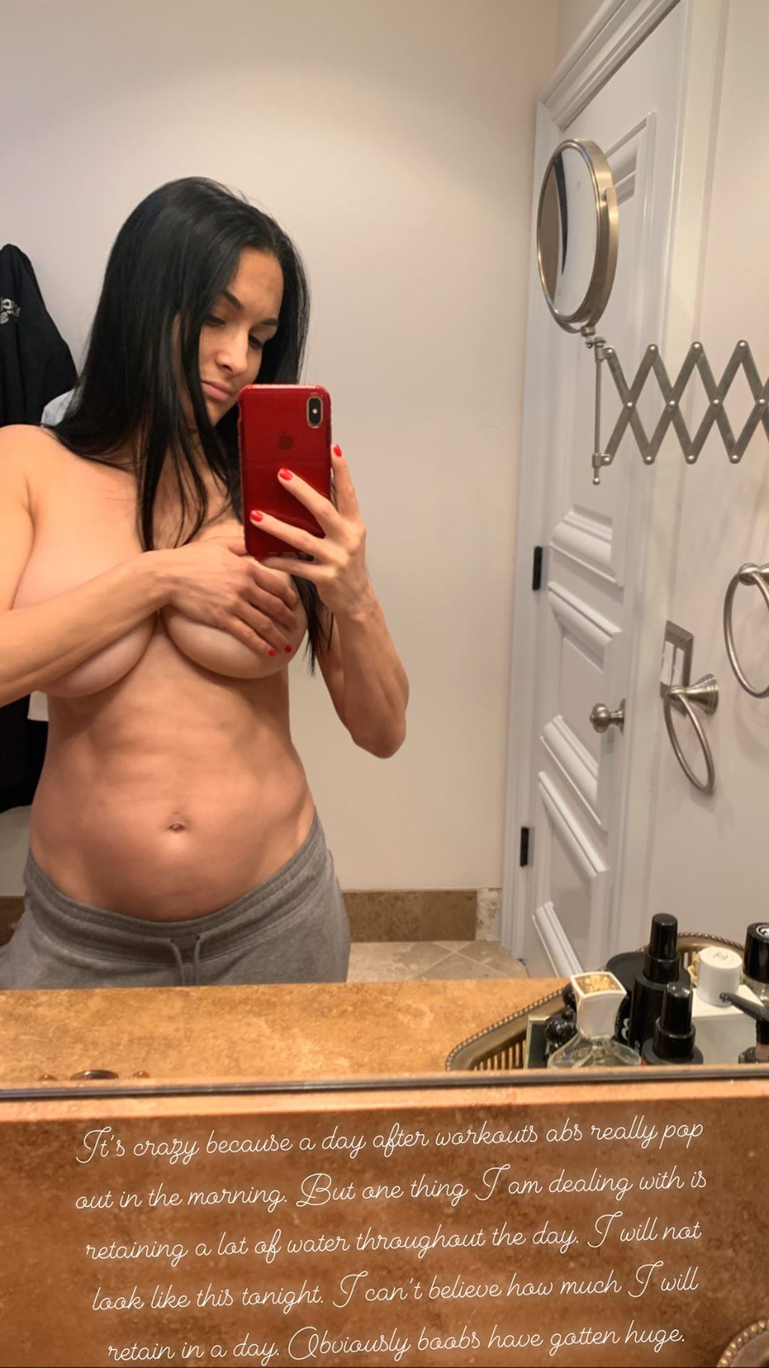 NikkiBelladomination, Pictures