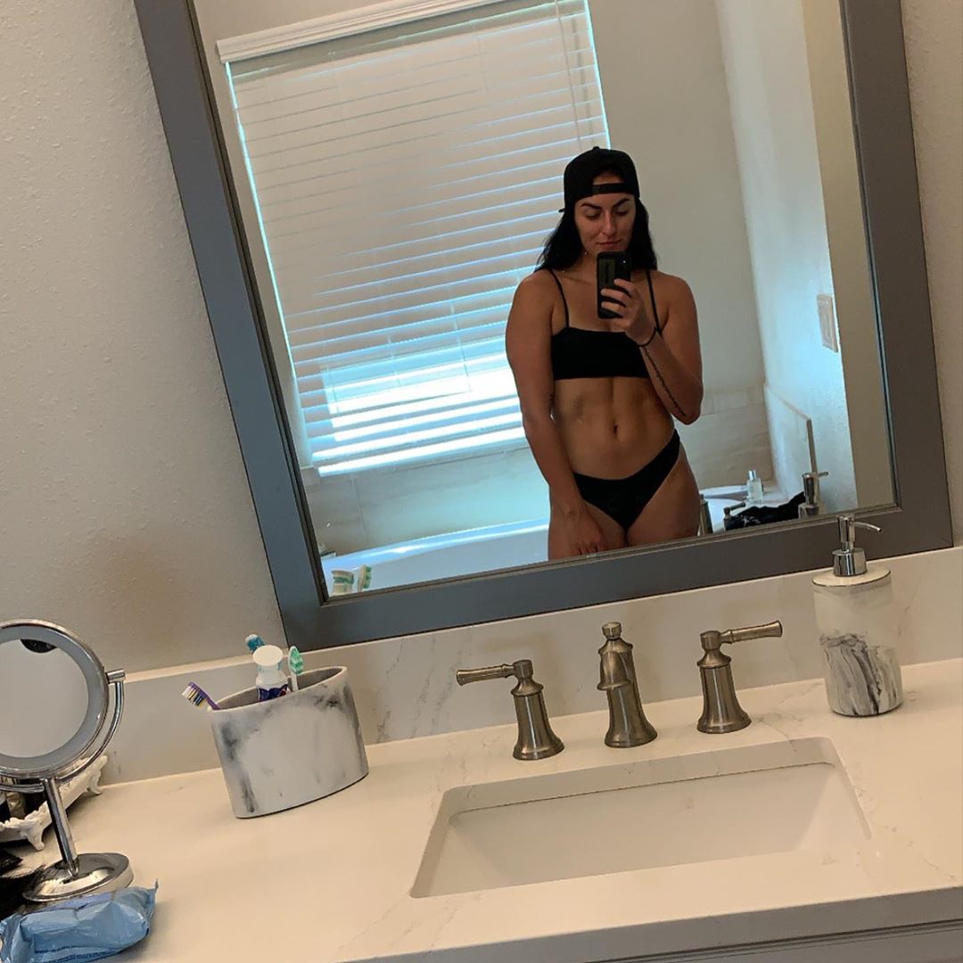 Sonya Deville