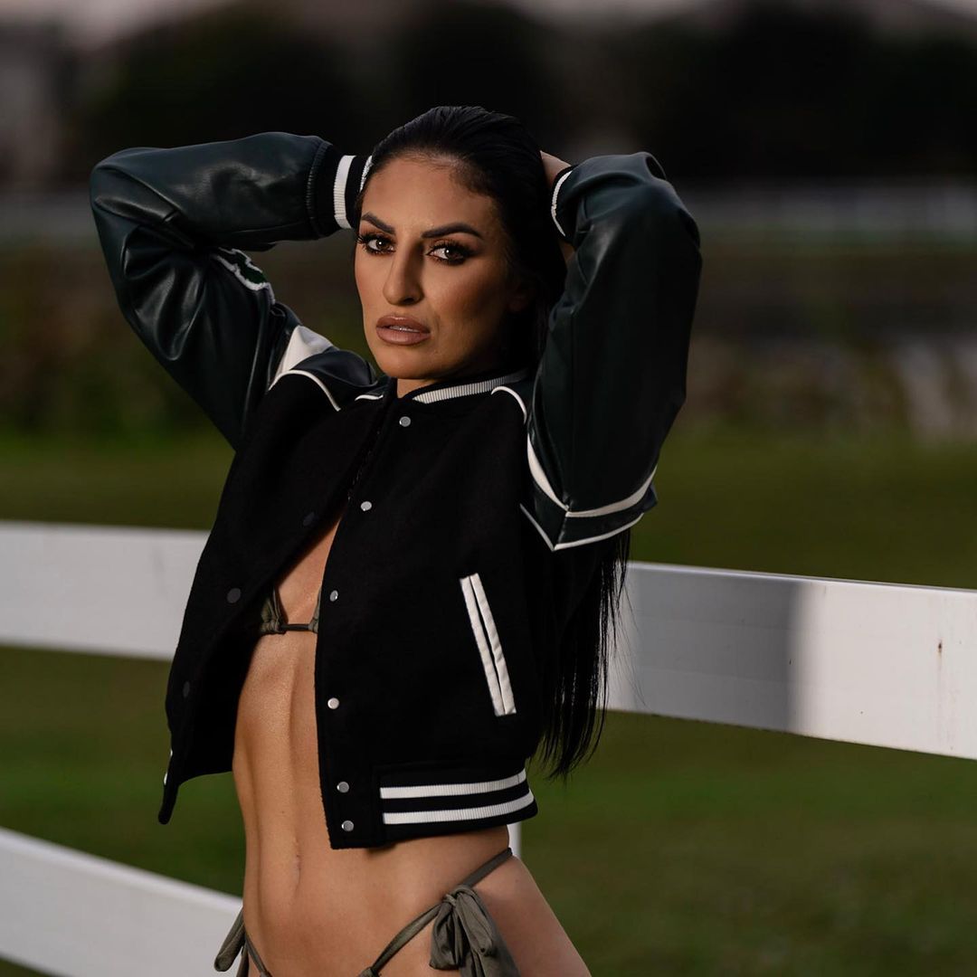 Sonya Deville