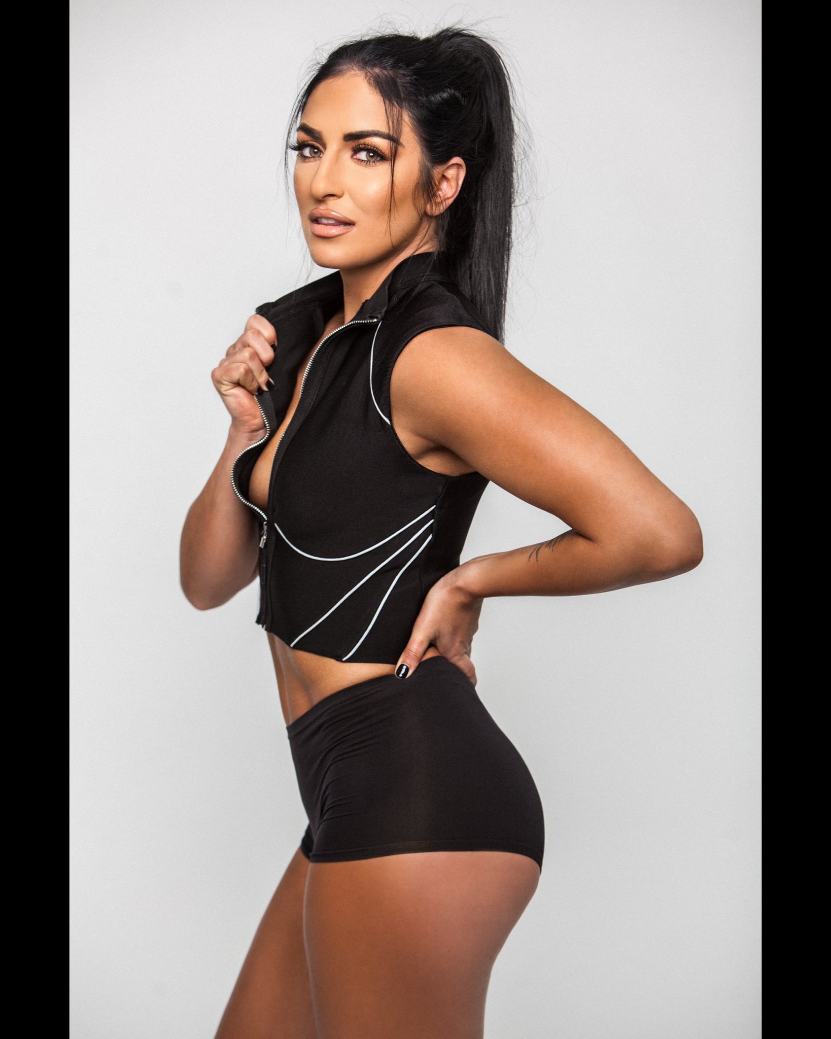 Sonya Deville