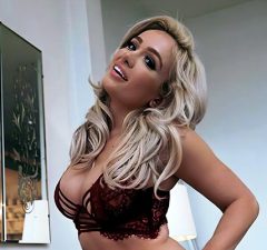 Scarlett Bordeaux